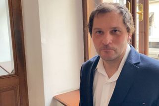 Řidič kamionu schválně vytlačil dodávku na svodidla dálnice. Soud mu teď výrazně snížil trest - Novinky